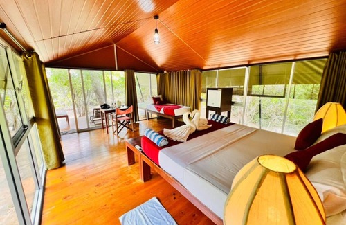 Palatupana Hotel | Yala Hotel Lion Air Conditioned Luxury