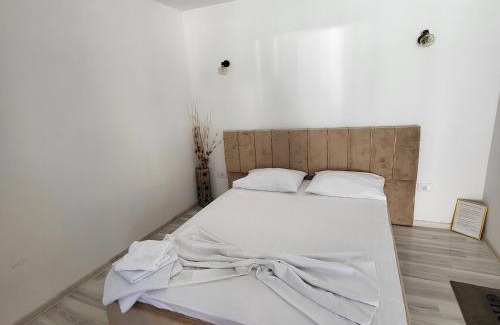 Costinesti House | YANNIS GUEST HOUSE