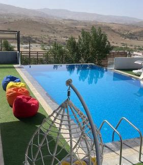 Al-Maghtas Resort | Yaras villa