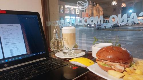 Chivay Hotel | YARAVI Hostal Restaurante