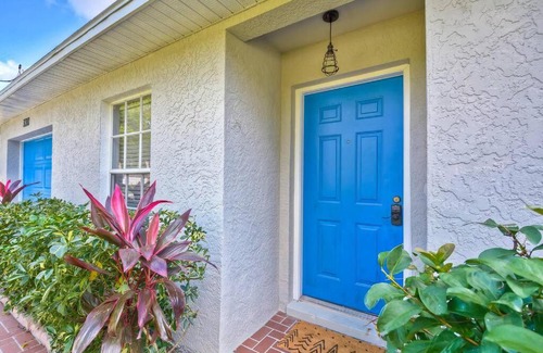 East Ybor House | Ybor Casita! 3-Bedrooms Steps away from Centro Ybor!