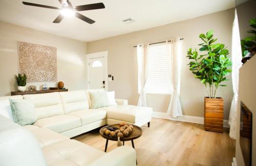 Ybor City House | Ybor City King Beds Free Parking 2 miles to Downtown