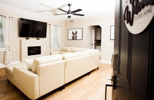Ybor City House | Ybor City King Beds Free Parking 2 miles to Downtown