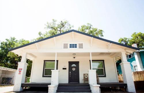 Ybor City House | Ybor City King Beds Free Parking 2 miles to Downtown