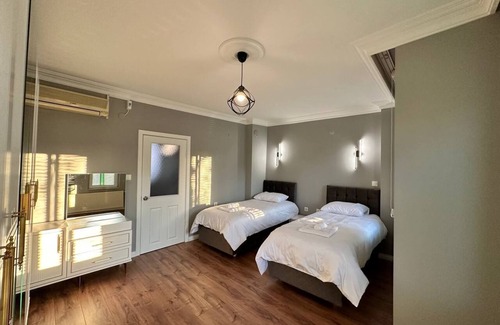 Nilufer Hotel | Yeşil Panjurlu Villa Otel