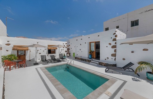 Tabayesco Apartment | 'Ye' Holidays with Shared Pool, Shared Terrace, and Wi-Fi