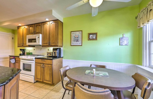 Yeadon House | Yeadon Townhome w/Porch, 7 Mi to Center City