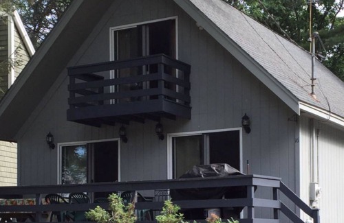 York Beach House | Year round beach house 5 minute walk to beach with all the comforts of home.