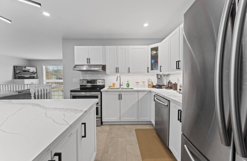 LaSalle House | Year Round Hot tub at The Gem!