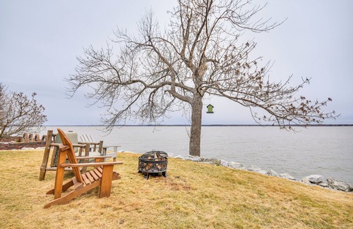 Swanton Cottage | Year-round Lake Champlain Retreat w/Water Views!