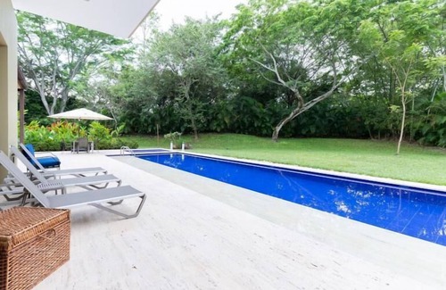 Anapoima House | Yeguas Y64 by Wynwood House