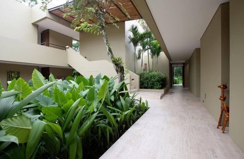 Anapoima House | Yeguas Y64 by Wynwood House