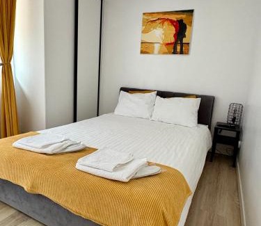 Floresti Apartment | Yellow Apartment