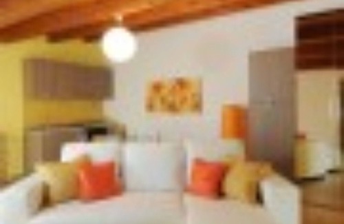 Caucana-finaiti-casuzze-finaiti Nord Apartment | Yellow attic at Cocorito Apartments