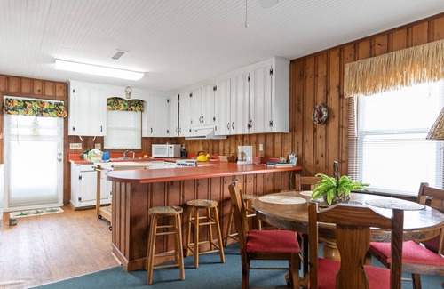 Holden Beach House | Yellow Bird: Retro 1965 Oceanfront Beach Cottage!
