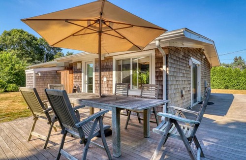 Oak Bluffs House | Yellow Brick Road House