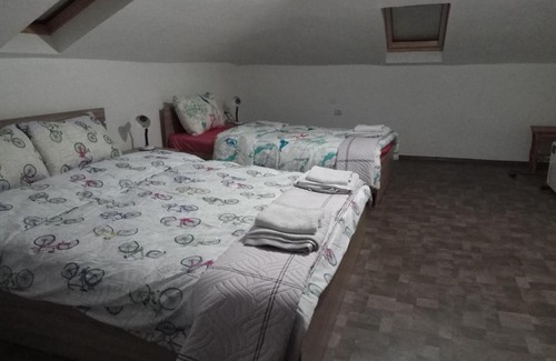 Smolyan House | Yellow House
