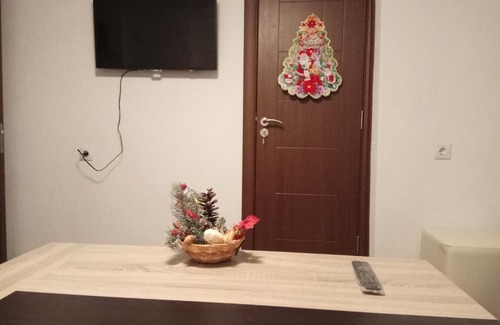 Smolyan House | Yellow House