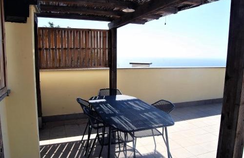 Albissola Marina House | Yellow House