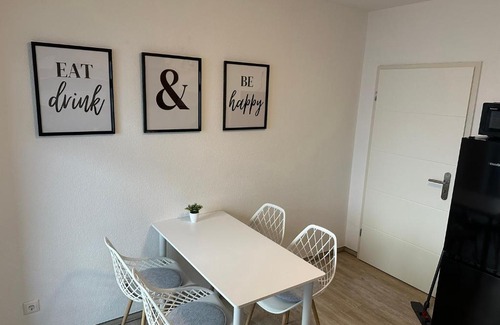 Magdeburg Apartment | Yellow one