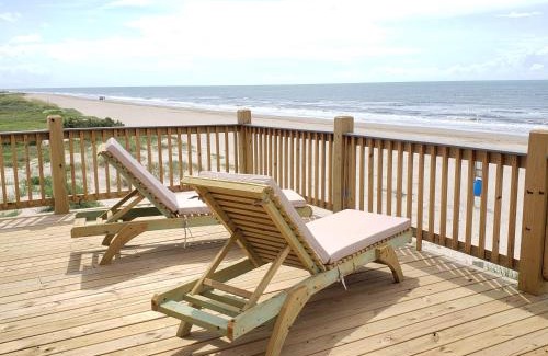 Port Bolivar House | YELLOW ROSE! Stunning Beachfront 3BR w Wrap Around Deck & Amazing views
