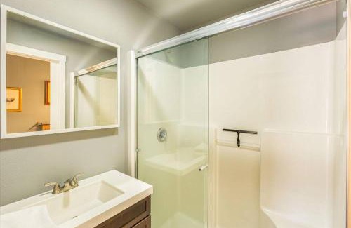 Hoodsport House | Yellow Tail Cabin