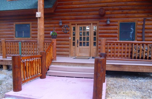 Freedom Cabin | Yellowstone, Grand Teton, Fish, Ski, Parks, Pets, Bike, Fire Pit,