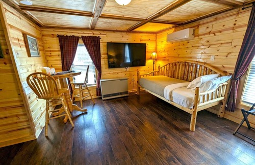 Gardiner House | Yellowstone Treasure Guest House #1