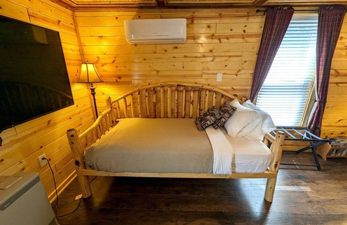 Gardiner House | Yellowstone Treasure Guest House #1