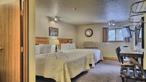 Gardiner Hotel | Yellowstone Village Inn and Suites