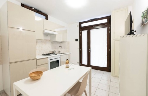 Giovinazzo Apartment | Yerbabuena Cozy Apartment x2