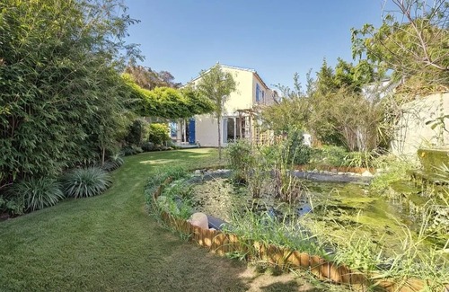 Castelnau-le-Lez House | YGGDRASIL, green setting