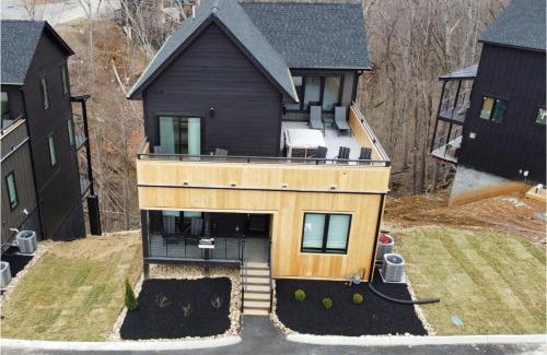 Sevierville House | Ying at Reedmont
