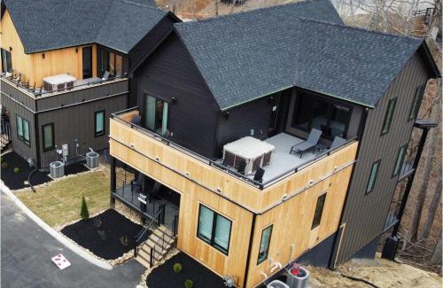 Sevierville House | Ying at Reedmont