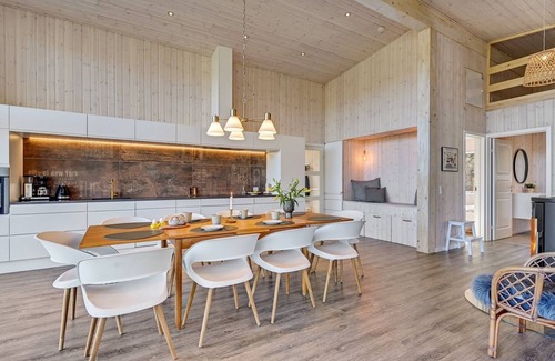 Vibæk Strand House | "Ylvi" - 250m from the sea by Interhome