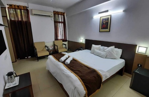 Connaught Place Hotel | YMCA Tourist Hostel