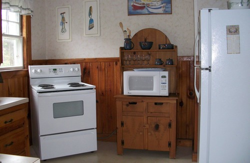 York Beach Cottage | York Beach Walk to Short Sands and York's Wild Kingdom