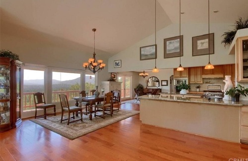 Ahwahnee House | Yosemite Getaway With Excellent Views