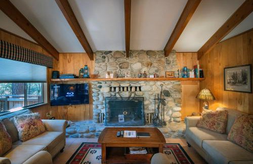 North Wawona House | Yosemite Retreat in the Meadows