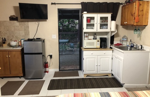 Oakhurst Apartment | 'Yosemite's Suite Retreat' Little Bear Cottage, Perfect For 2!