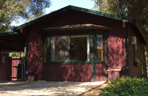 Oakhurst Apartment | 'Yosemite's Suite Retreat' Little Bear Cottage, Perfect For 2!