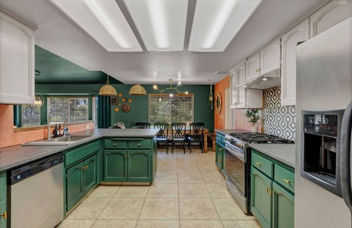 Coarsegold House | Yosemite’s Emerald Ranch private mountain top, Game Rm, 360 Views, pet friendly