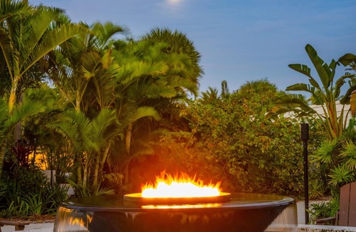 Islamorada House | You Don’t Want to Miss This! Beachfront, Onsite Pool, Near Coral Bay Marina