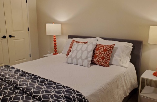 Gig Harbor House | You're close to everything at The Heart of the Harbor. 2BR, 1 BA. 🤩 Location!