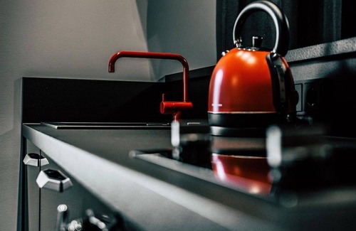 Soell Apartment | YOU SHOOK ME ALL NIGHT LONG 2 Balcony - Boutique Apartments OLD SCHOOL