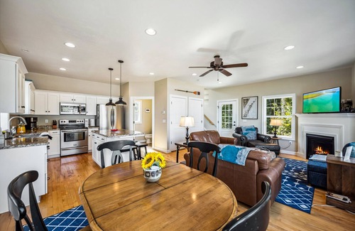 Baileys Harbor House | You’ll be Bay dreaming here at this beautiful North Bay waterfront home!