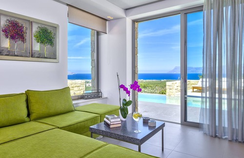 Kissamos Villa | Youphoria Villa Oneiro cosy, fully private, infinity pool, spectacular sea view