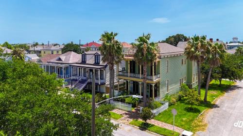 Galveston House | Your 1878 historic Shaw House awaits