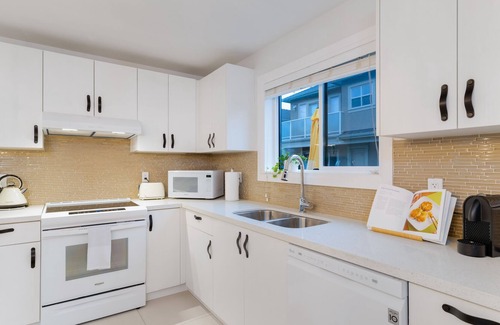 Hastings House | Your 2-bedroom home in Vancouver
