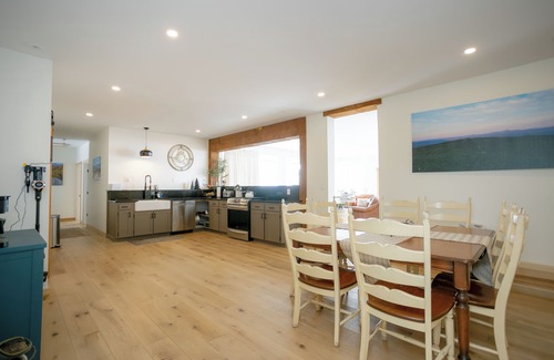 Phillips House | Your Adventure! 360° Mountaintop Views/Off-Grid Retreat on 300 Acres